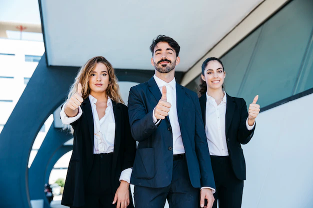 Do Real Estate Agents Need a Broker?